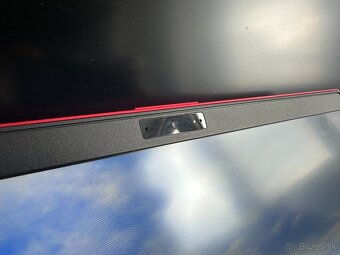 Fujitsu LifeBook U938 červený ultrabook Win 11 - 3