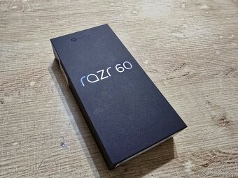 Motorola Razr 60 256gb 8gb ram nepouzita neodbalena bol to d - 3
