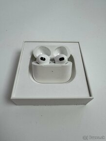 Apple AirPods 3. generácie s Lightning puzdrom - 3