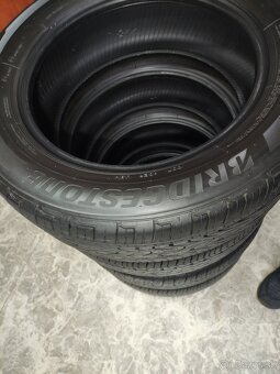 215/60r17 celoročné - 3