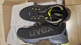 Uvex nove velkost 45 - 3