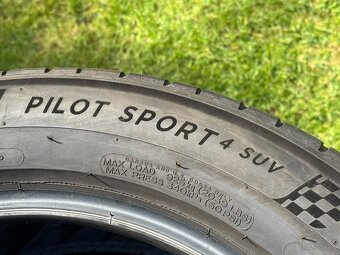 245/50 R19 - 3