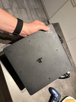 Predam PS4 slim - 3