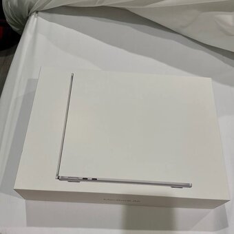 MacBook Air 13 M4 24GB RAM, 256GB SSD - 3