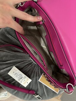 Michael Kors kabelka - 3