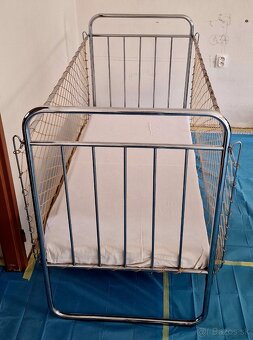 Predám retro detskú chromovú postieľku - 3