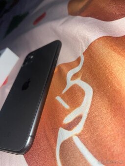 iPhone 11 - 3