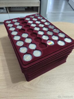 Albumy a platá na 2€ mince - 3