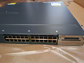 Cisco switch 3560x 24 (1Gbit/s) portov - 3