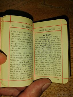 Staré knihy. - 3
