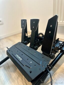 MOZA R9 V2 cocpit - 3