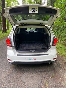 Predám FIAT FREEMONT 4x4 2.0L 125kW 7miestna verzia - 3