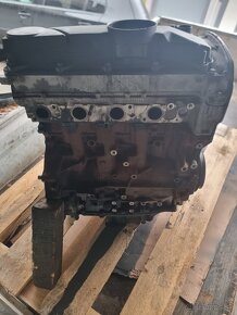 Ford tranzit Polomotor, hlava komplet 2.2 - 3