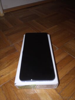 Predam mobil TCL SE 40 - 3