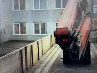 Náves s hydr. ruk. a diaľkovým ovládaním rv:2010 - 3