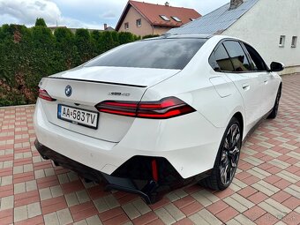 BMW i5 xDrive40 Limousine M-Sport 290kw 29929KM - 3
