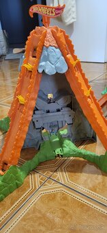 Dráha Hot Wheels sopka - 3