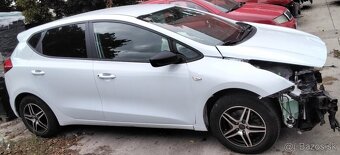 KIA CEED 1.4 2013 predám DVERE, MOTOR G4FA, PREVODOVKA, ZADN - 3
