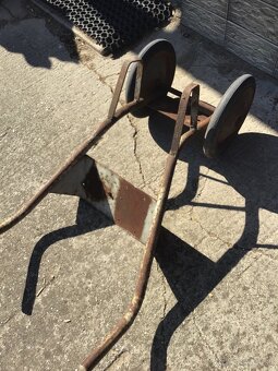 RUDLA NA FLAšE A SUDY  AJ VYMENíM - 3