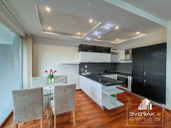 EXKLUZÍVNE 3 izbový byt v centre mesta na Komenského ulic - 3