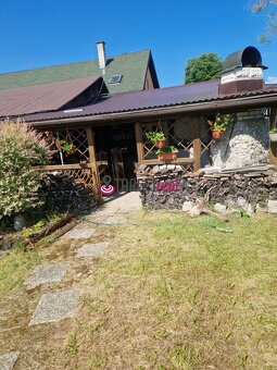 NA PREDAJ – Rodinný dom s veľkým pozemkom a dvomi bytovými j - 3