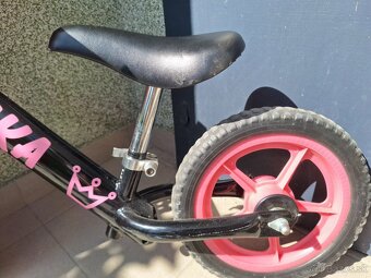Dvojkolesové odrážadlo s menom - 3