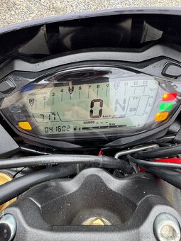 Suzuki GSXS 1000 - 3