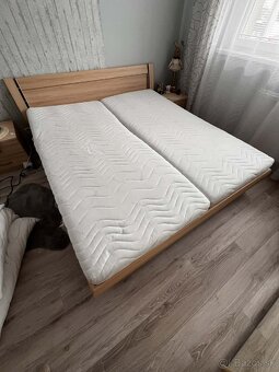 Postel + dva nočne stoliky - 3