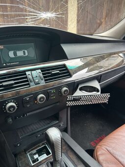 Rozpredám BMW E60 - 3