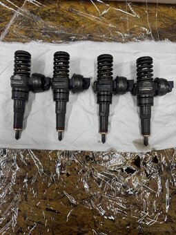 Vstreky 2.0 Tdi 103kw BMP/BMM 038130073BQ plne funkčné - 3