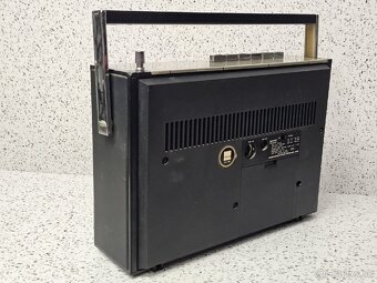 RARE VINTAGE RADIO 》SHARP FV-16 》6BAND JAPAN L M K 49m 41m U - 3