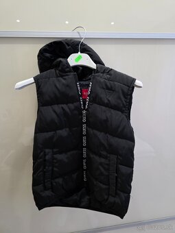 Detská vesta GUESS - 3