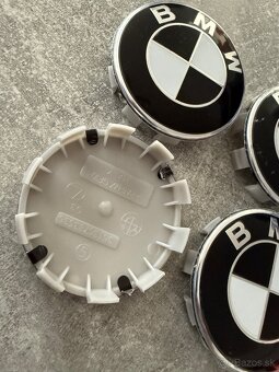 Stredové krytky diskov BMW 68mm BLACK/WHITE - 3