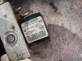 Abs rj Renault Megane III 476606747R - 3