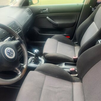 Predám- Volkswagen Golf - 3
