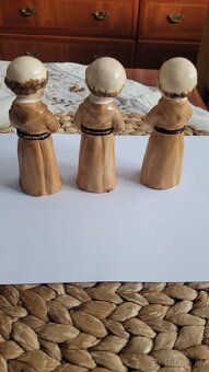 Traja mnísi z porcelánu - 3