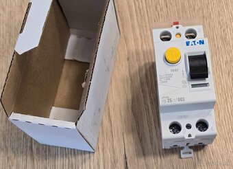 Predám Prúdový chránič EATON 25A/30mA typ AC - 3