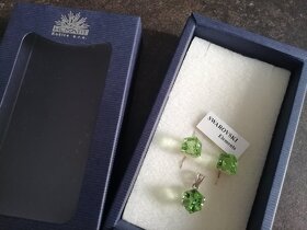 Predám - Swarovski krištály-náušnice a prívesok-zelené kocky - 3
