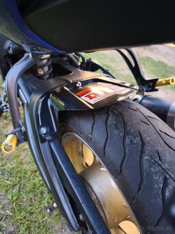 Yamaha fz8 - 3