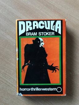 2 x Asimov, Kapitula: Duna, Píseční červi Duny, Dracula - 3