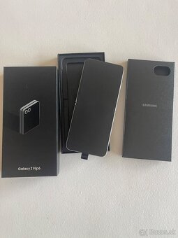 Samsung Z Flip 6 - 3