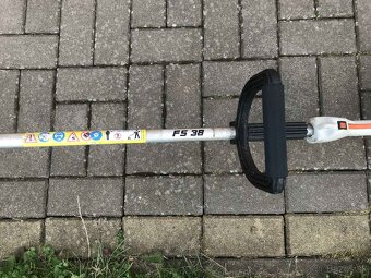 Krovinorez STIHL FS38 - 3