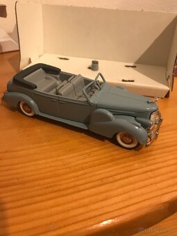 cadillac torpedo 1940 open - 3