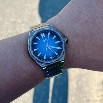 Christopher Ward The Twelve Ti Blue 40mm - 3