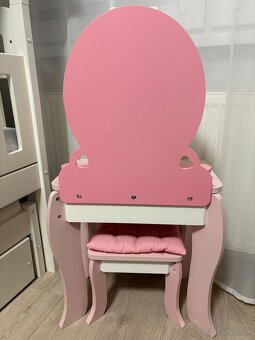 Kozmetický stolík - 3