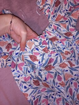 Krásne letné kvetinové šaty, veľkosť S - 3