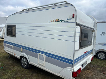 Karavan Hobby De Luxe 400-Palanda, váha 980kg pov. - 3