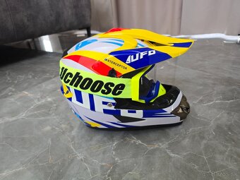 Nová prilba Veľkosť S - 55/56CM + Okuliare - 3