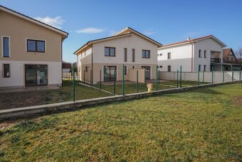 ŠAMORÍN, Nadštandardný priestranný 5-izbový rodinný dom - 3