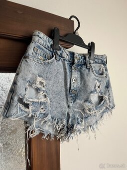 BERSHKA Riflové kraťasy č. 38 - 3